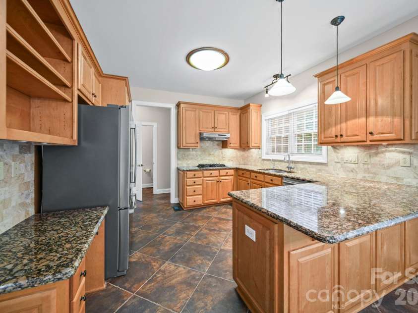 3489 Fieldstone Drive, Gastonia, NC 28056.  MLS# CAR4413911, YatesRealty ID 43922. Kitchen