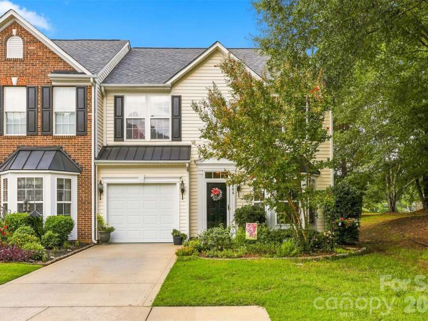 206 Horizon Circle, Rock Hill, SC 29732.  MLS# CAR4412143, YatesRealty ID 43924. 