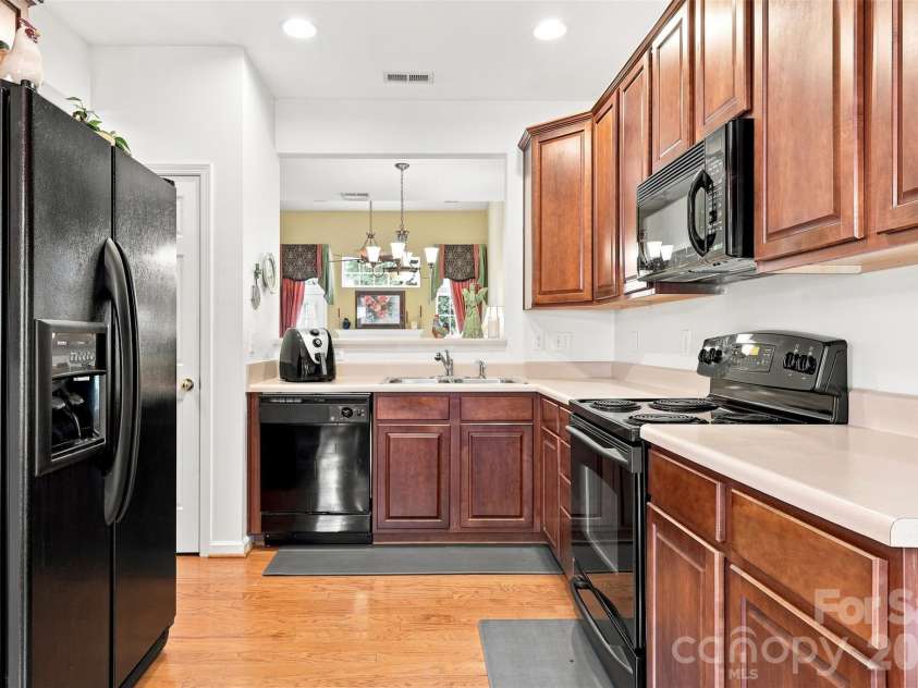 206 Horizon Circle, Rock Hill, SC 29732.  MLS# CAR4412143, YatesRealty ID 43924. 