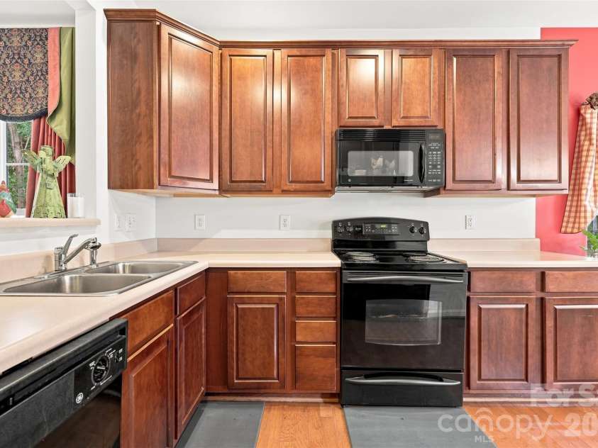 206 Horizon Circle, Rock Hill, SC 29732.  MLS# CAR4412143, YatesRealty ID 43924. 