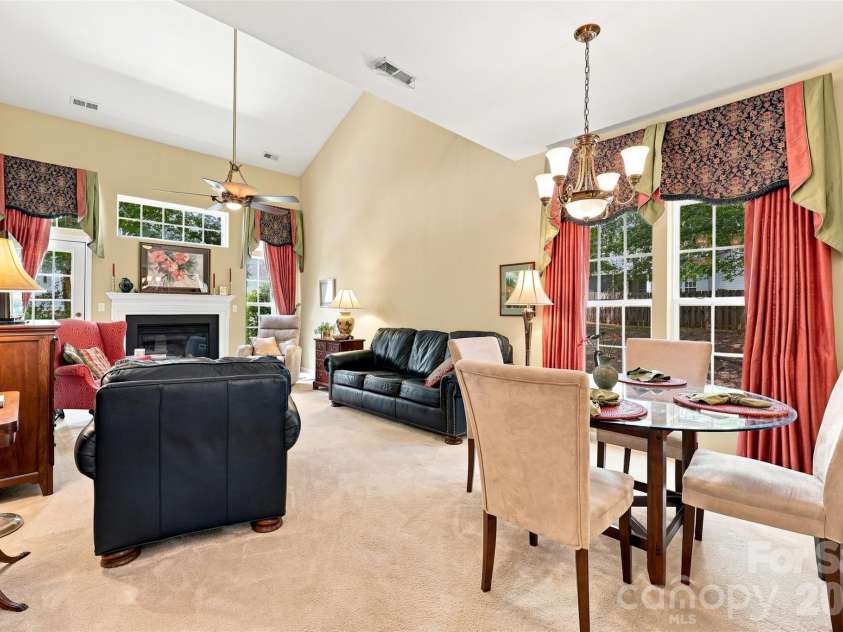 206 Horizon Circle, Rock Hill, SC 29732.  MLS# CAR4412143, YatesRealty ID 43924. 