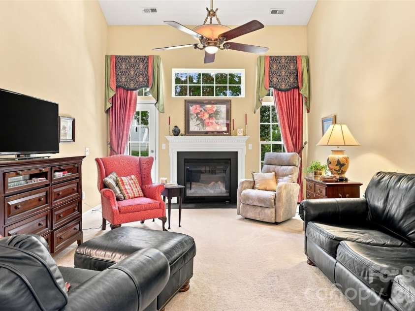 206 Horizon Circle, Rock Hill, SC 29732.  MLS# CAR4412143, YatesRealty ID 43924. 