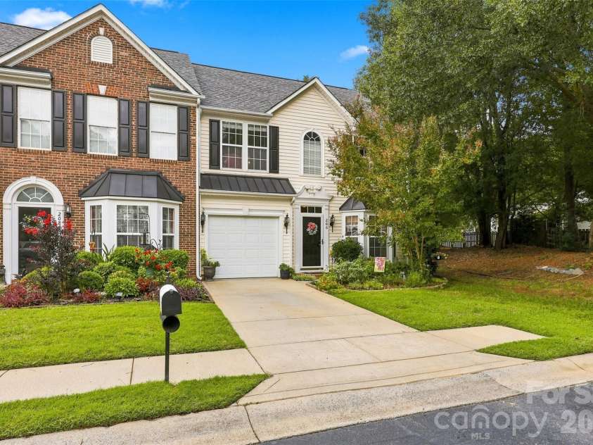 206 Horizon Circle, Rock Hill, SC 29732.  MLS# CAR4412143, YatesRealty ID 43924. 