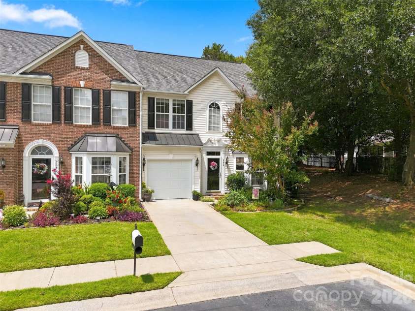 206 Horizon Circle, Rock Hill, SC 29732.  MLS# CAR4412143, YatesRealty ID 43924. 