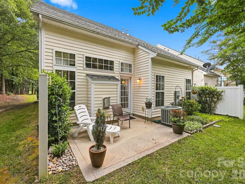 206 Horizon Circle, Rock Hill, SC 29732.  MLS# CAR4412143, YatesRealty ID 43924. Back patio