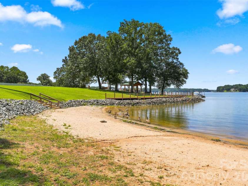 206 Horizon Circle, Rock Hill, SC 29732.  MLS# CAR4412143, YatesRealty ID 43924. Private beach