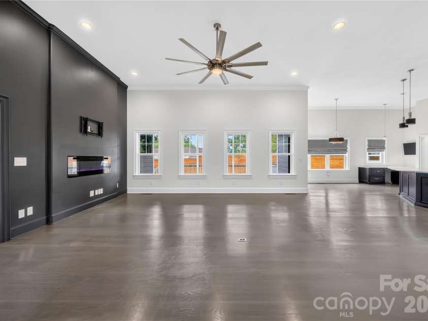 129 Aqua Drive, Mooresville, NC 28117.  MLS# CAR4413727, YatesRealty ID 43925. 