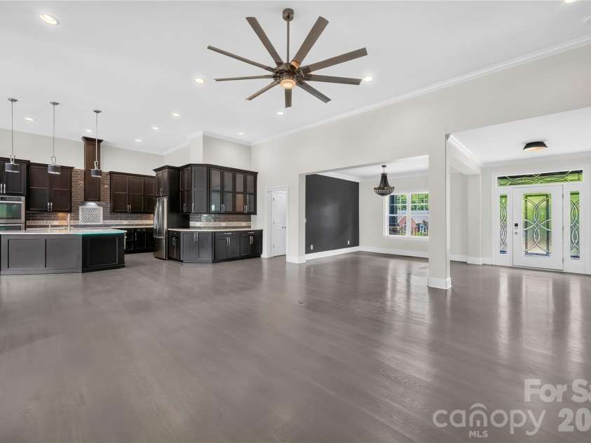 129 Aqua Drive, Mooresville, NC 28117.  MLS# CAR4413727, YatesRealty ID 43925. 