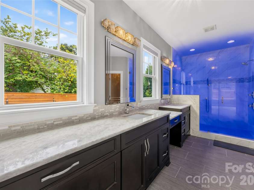 129 Aqua Drive, Mooresville, NC 28117.  MLS# CAR4413727, YatesRealty ID 43925. 
