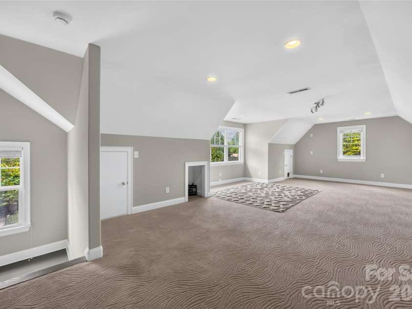 129 Aqua Drive, Mooresville, NC 28117.  MLS# CAR4413727, YatesRealty ID 43925. 