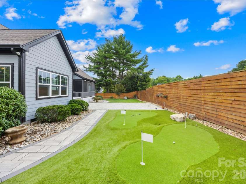 129 Aqua Drive, Mooresville, NC 28117.  MLS# CAR4413727, YatesRealty ID 43925. 
