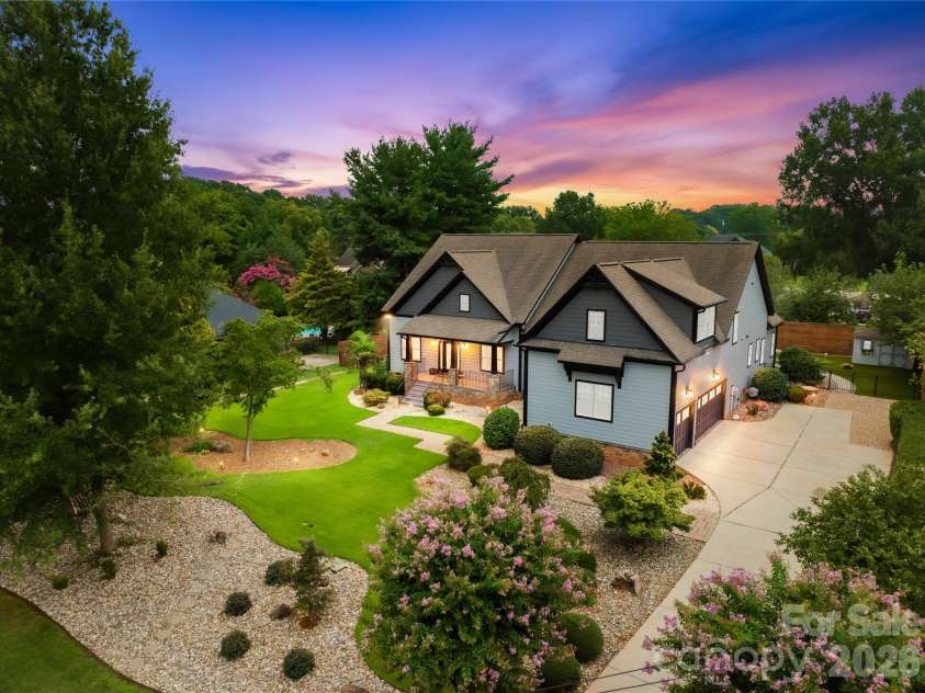 129 Aqua Drive, Mooresville, NC 28117.  MLS# CAR4413727, YatesRealty ID 43925. Digitally Enhanced
