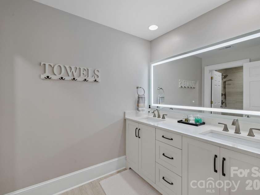 126 Watch Harbor Road, New London, NC 28127.  MLS# CAR4409631, YatesRealty ID 43926. Guest Bath