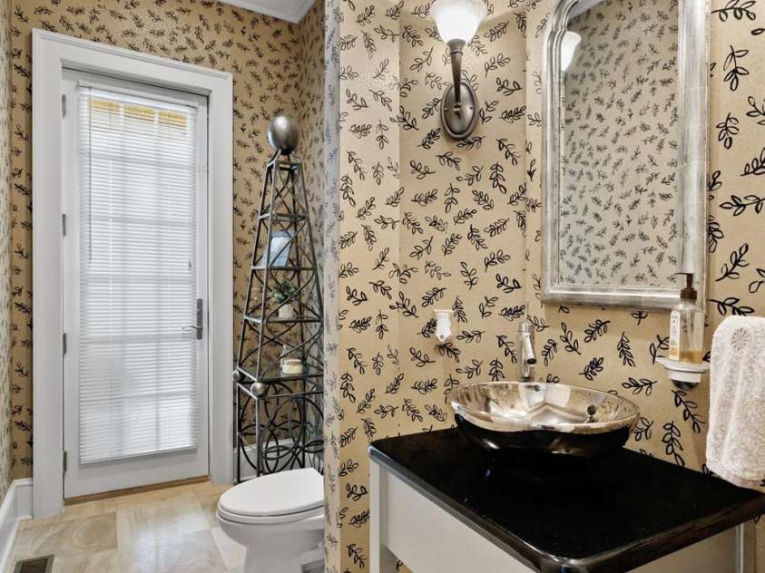 126 Watch Harbor Road, New London, NC 28127.  MLS# CAR4409631, YatesRealty ID 43926. Half Bath