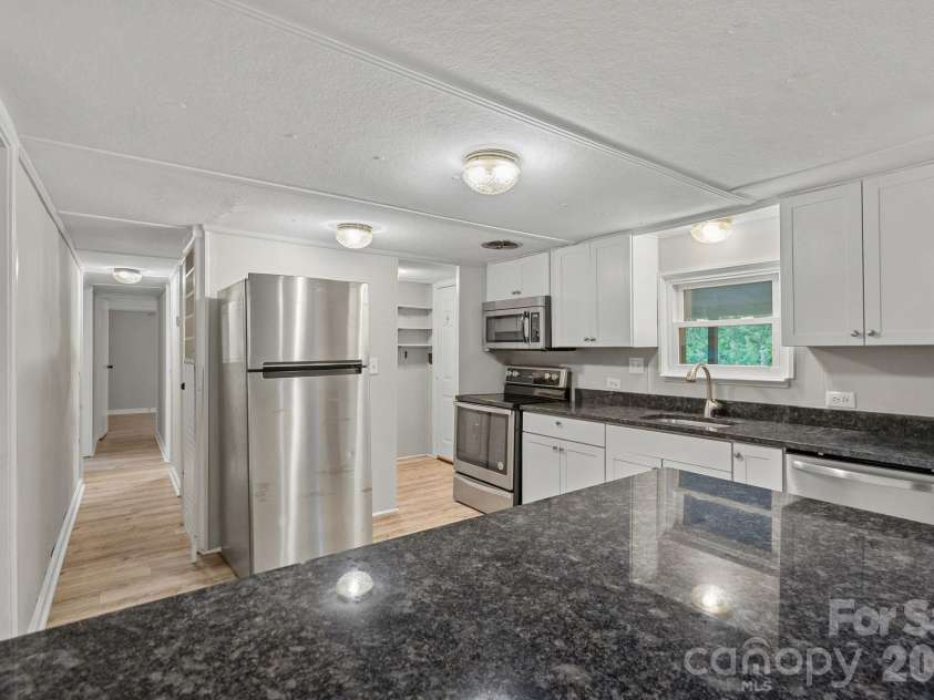 218 Lineberger Drive, Mooresville, NC 28117.  MLS# CAR4414415, YatesRealty ID 43929. 