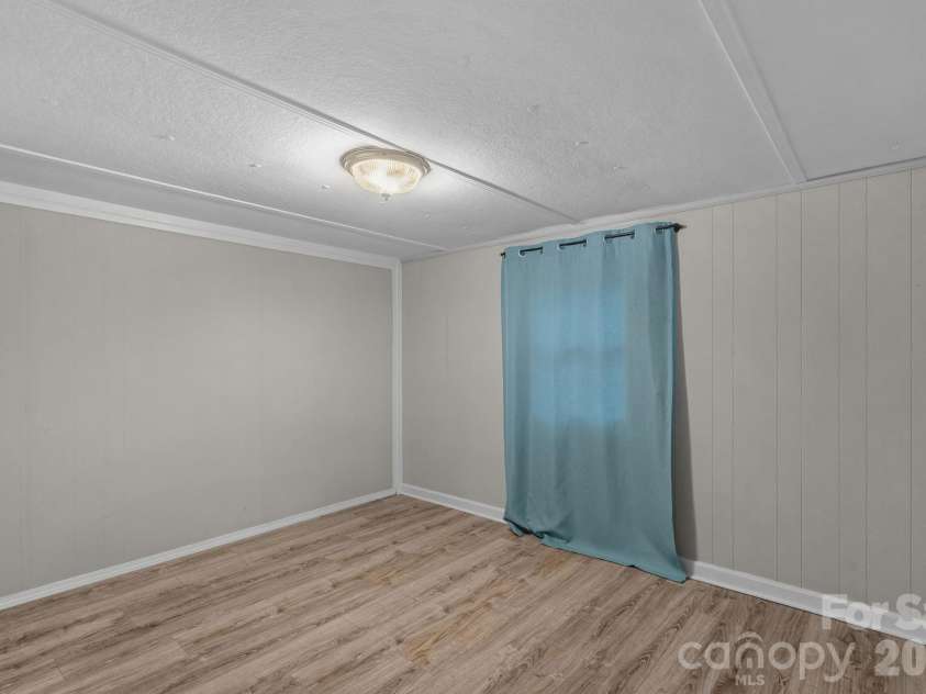 218 Lineberger Drive, Mooresville, NC 28117.  MLS# CAR4414415, YatesRealty ID 43929. 
