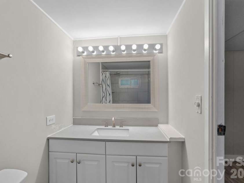 218 Lineberger Drive, Mooresville, NC 28117.  MLS# CAR4414415, YatesRealty ID 43929. 
