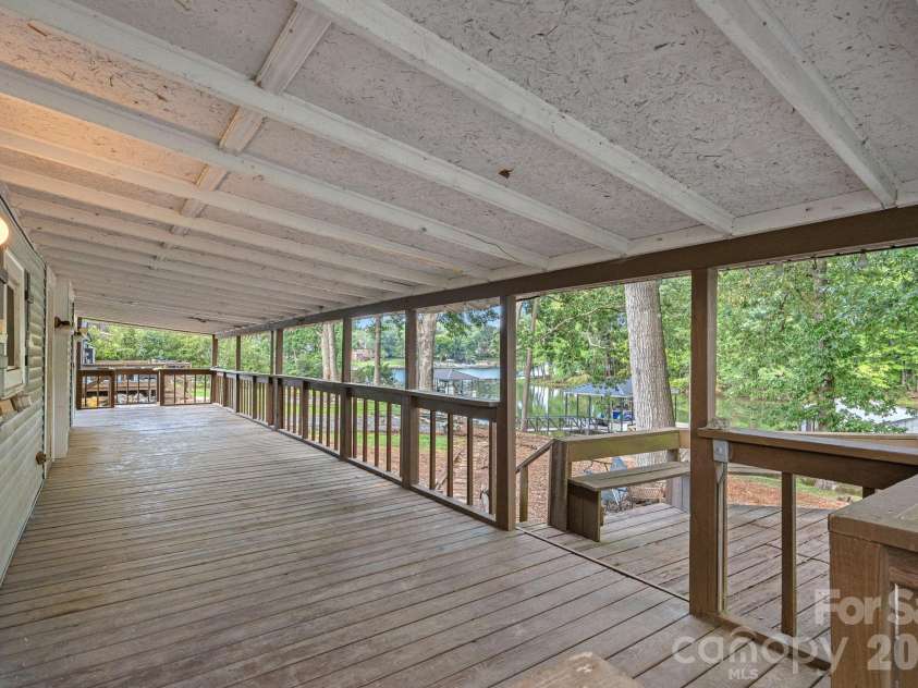 218 Lineberger Drive, Mooresville, NC 28117.  MLS# CAR4414415, YatesRealty ID 43929. 