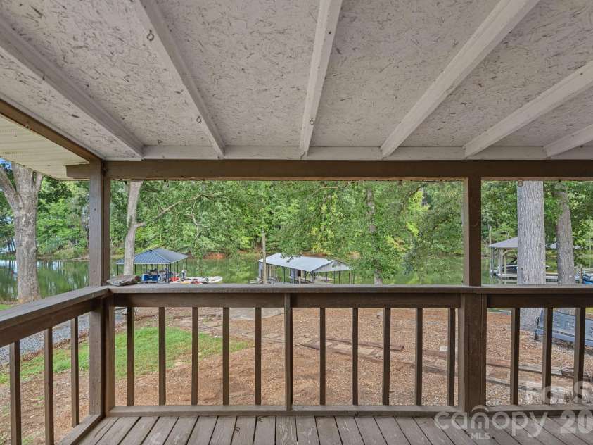 218 Lineberger Drive, Mooresville, NC 28117.  MLS# CAR4414415, YatesRealty ID 43929. 