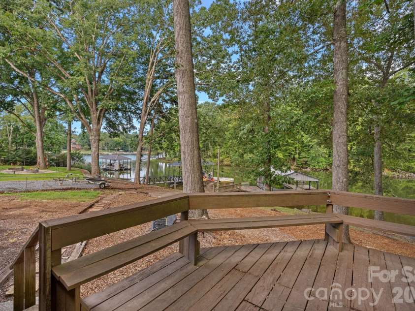 218 Lineberger Drive, Mooresville, NC 28117.  MLS# CAR4414415, YatesRealty ID 43929. 