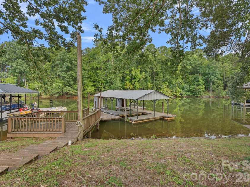218 Lineberger Drive, Mooresville, NC 28117.  MLS# CAR4414415, YatesRealty ID 43929. 