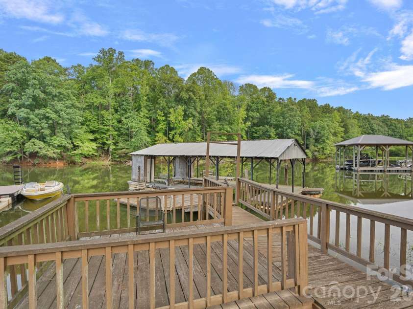 218 Lineberger Drive, Mooresville, NC 28117.  MLS# CAR4414415, YatesRealty ID 43929. 