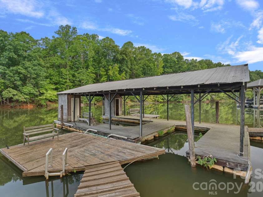 218 Lineberger Drive, Mooresville, NC 28117.  MLS# CAR4414415, YatesRealty ID 43929. 