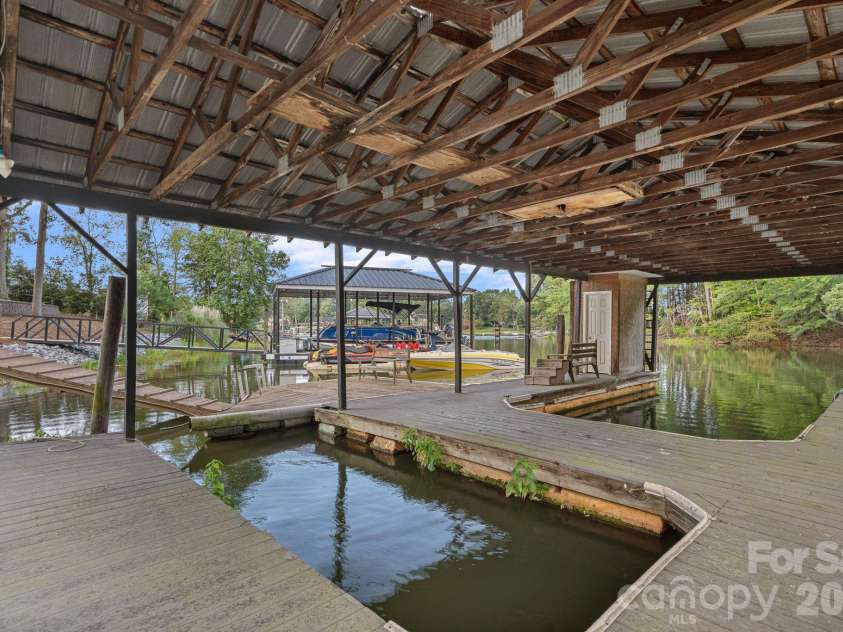218 Lineberger Drive, Mooresville, NC 28117.  MLS# CAR4414415, YatesRealty ID 43929. 