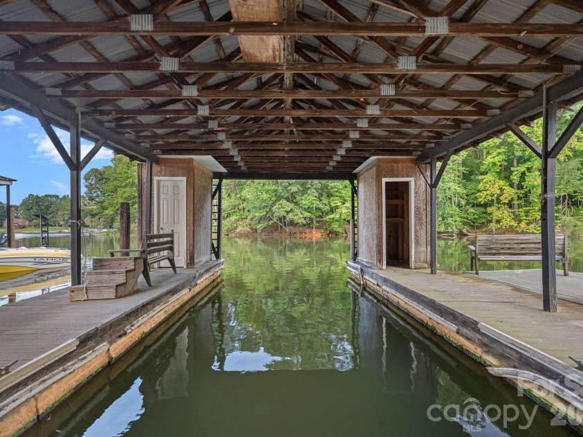 218 Lineberger Drive, Mooresville, NC 28117.  MLS# CAR4414415, YatesRealty ID 43929. 