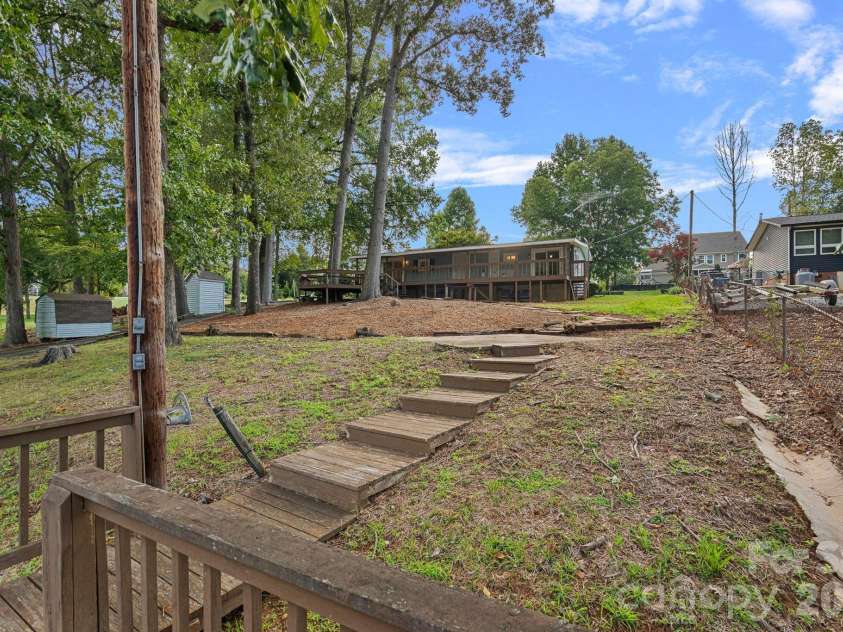 218 Lineberger Drive, Mooresville, NC 28117.  MLS# CAR4414415, YatesRealty ID 43929. 