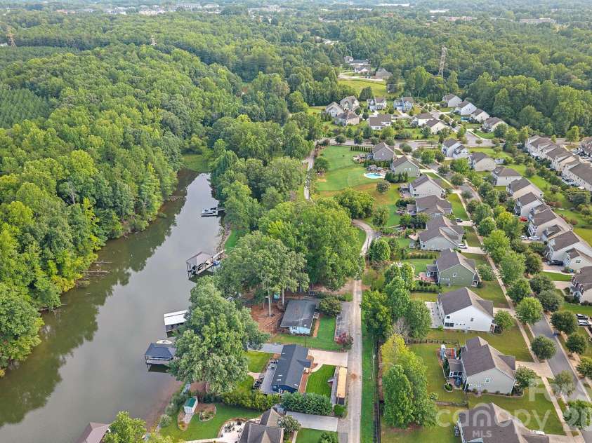 218 Lineberger Drive, Mooresville, NC 28117.  MLS# CAR4414415, YatesRealty ID 43929. 