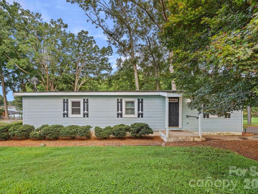 218 Lineberger Drive, Mooresville, NC 28117.  MLS# CAR4414415, YatesRealty ID 43929. 