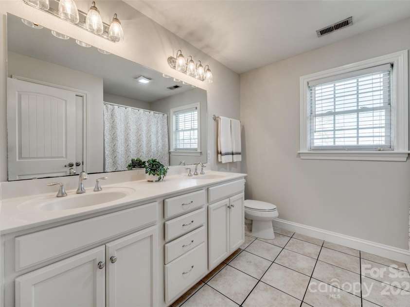 1790 Faires Road, Rock Hill, SC 29730.  MLS# CAR4235758, YatesRealty ID 4393. Large Hall Bathroom