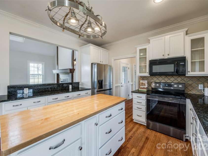 1790 Faires Road, Rock Hill, SC 29730.  MLS# CAR4235758, YatesRealty ID 4393. Plenty of prep space for cooking enthusiasts.