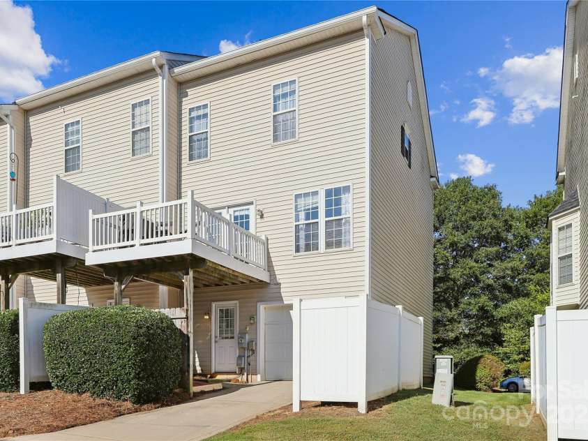 8165 Millwright Lane, Charlotte, NC 28277.  MLS# CAR4302989, YatesRealty ID 4393. 