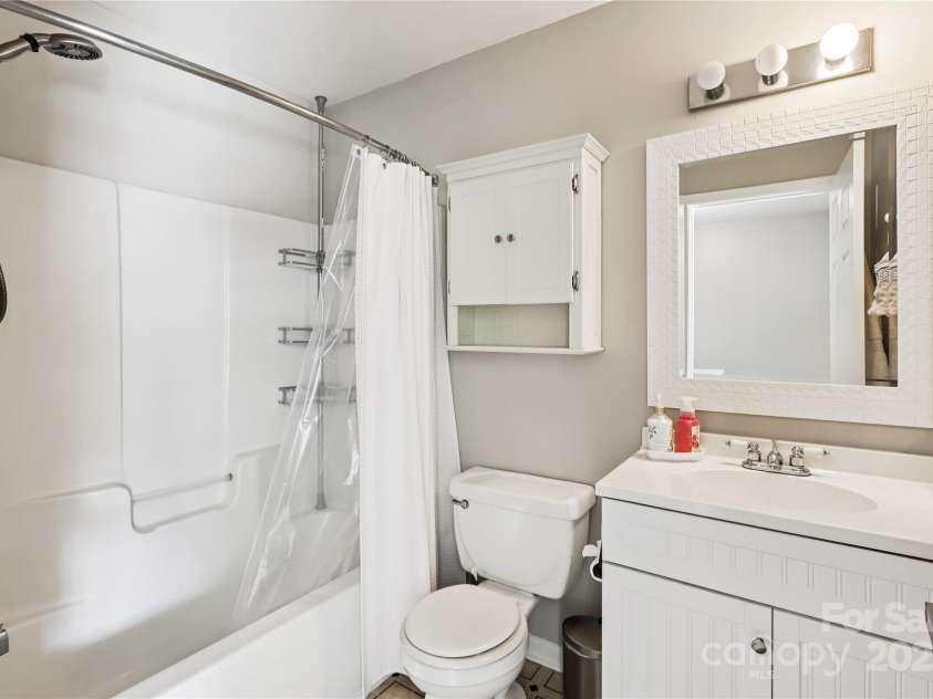 8165 Millwright Lane, Charlotte, NC 28277.  MLS# CAR4302989, YatesRealty ID 4393. 