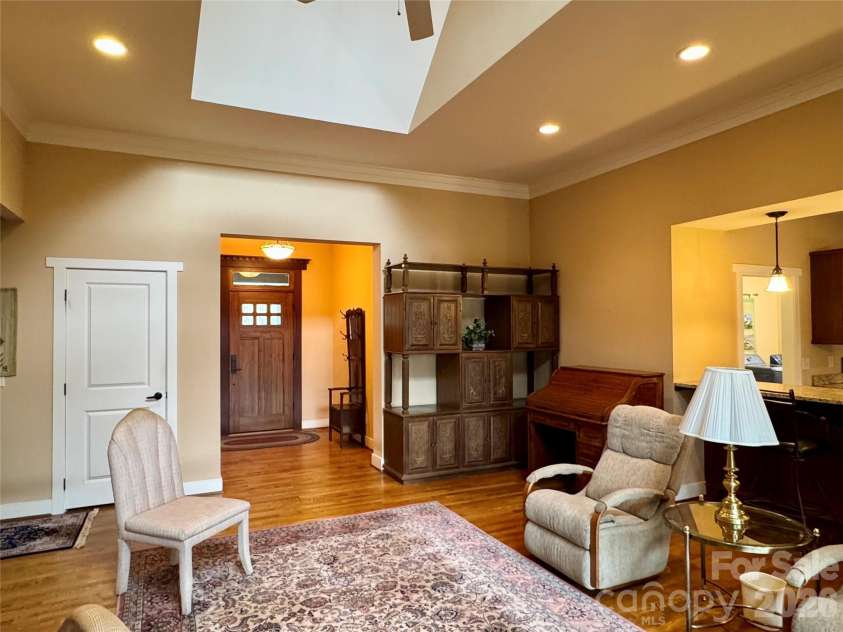 894 Dunroy Drive, Hendersonville, NC 28739.  MLS# CAR4379166, YatesRealty ID 4393. 
