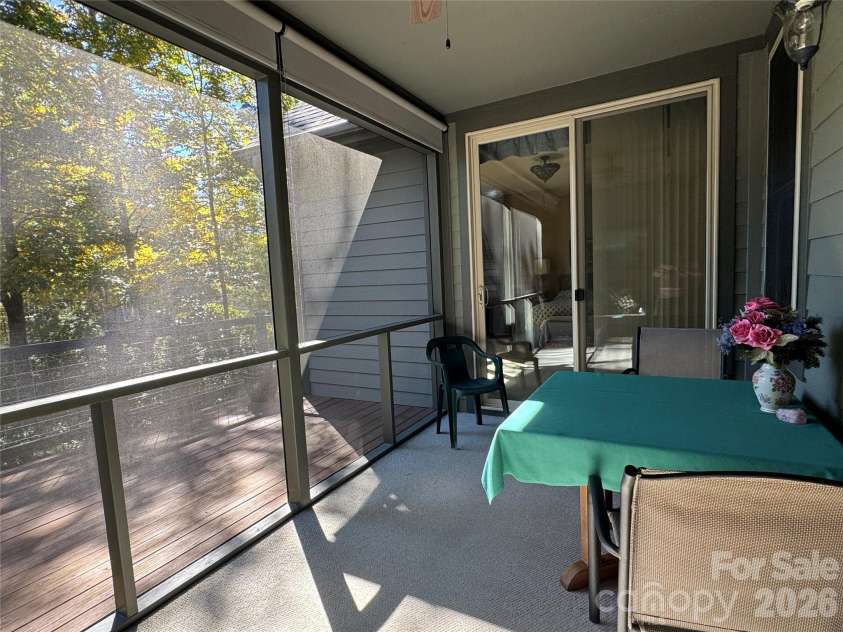 894 Dunroy Drive, Hendersonville, NC 28739.  MLS# CAR4379166, YatesRealty ID 4393. 