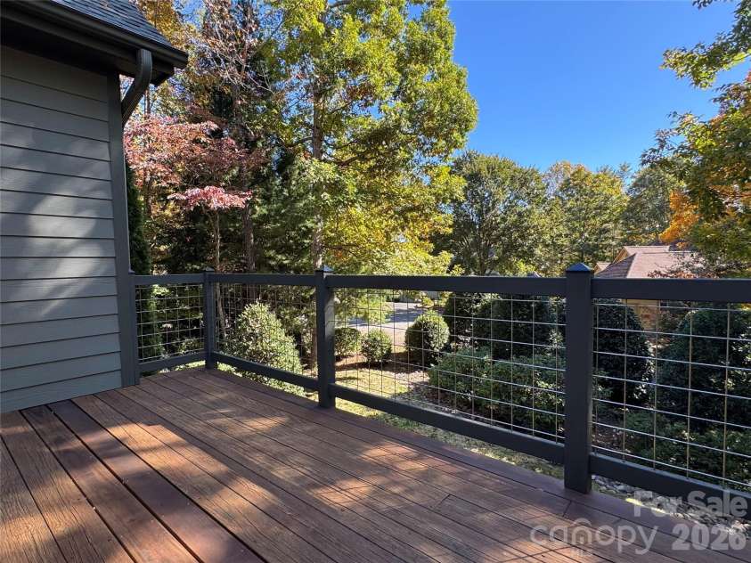 894 Dunroy Drive, Hendersonville, NC 28739.  MLS# CAR4379166, YatesRealty ID 4393. 