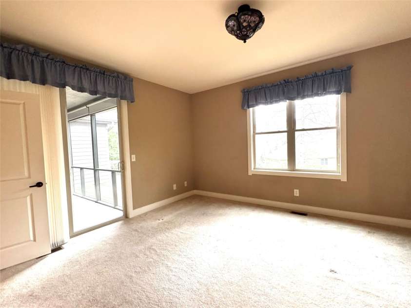 894 Dunroy Drive, Hendersonville, NC 28739.  MLS# CAR4379166, YatesRealty ID 4393. 