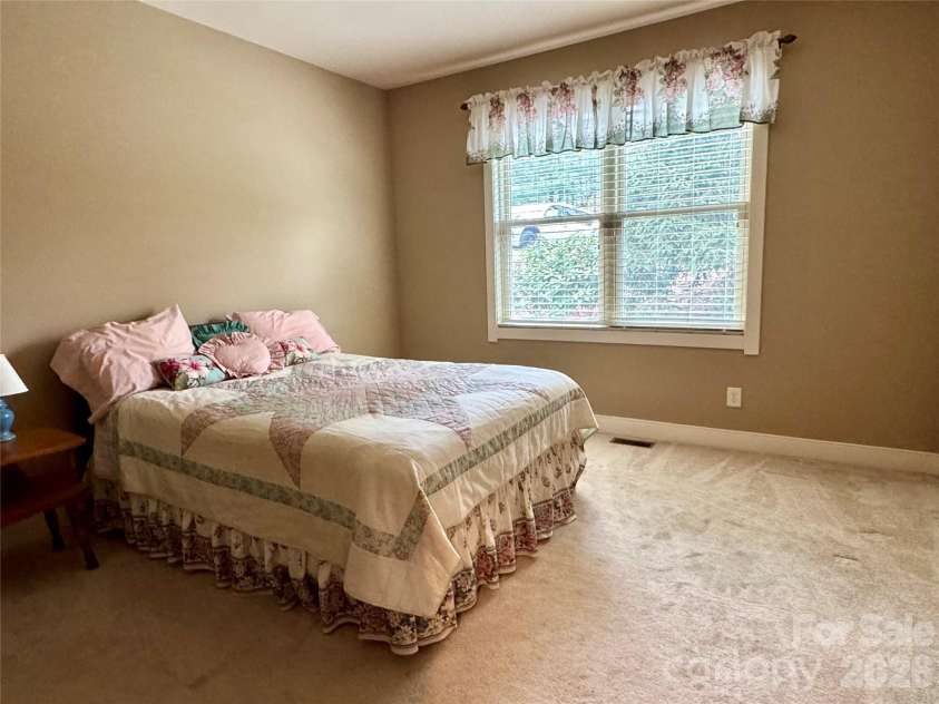 894 Dunroy Drive, Hendersonville, NC 28739.  MLS# CAR4379166, YatesRealty ID 4393. 