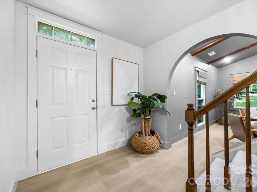 635 Trail Ridge Road, Matthews, NC 28105.  MLS# CAR4414225, YatesRealty ID 43932. 