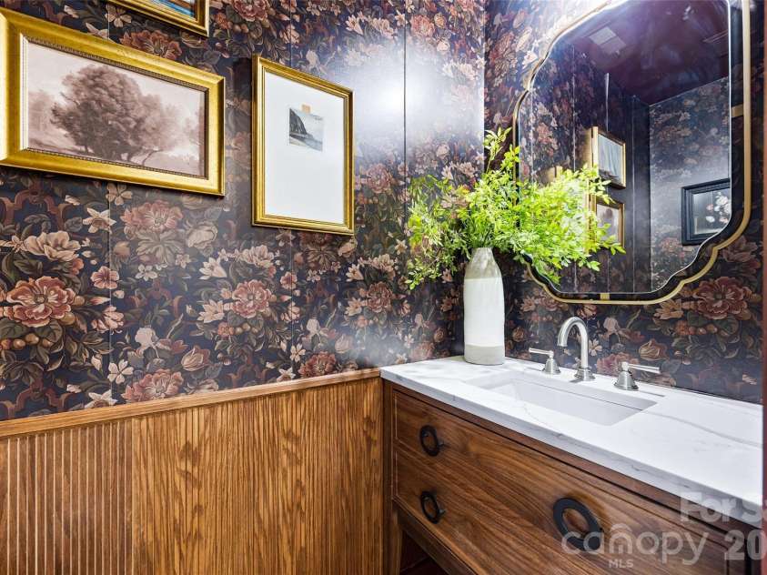 635 Trail Ridge Road, Matthews, NC 28105.  MLS# CAR4414225, YatesRealty ID 43932. 