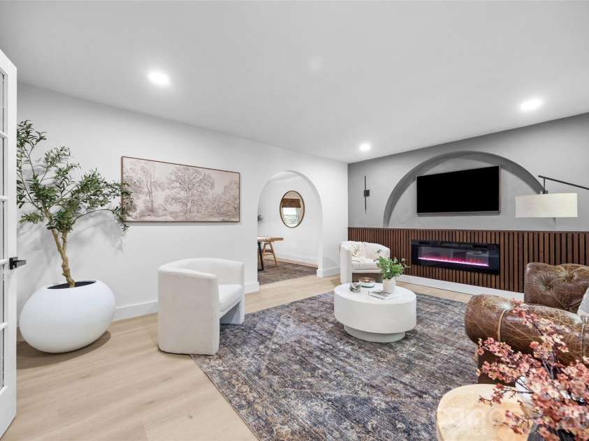 635 Trail Ridge Road, Matthews, NC 28105.  MLS# CAR4414225, YatesRealty ID 43932. 