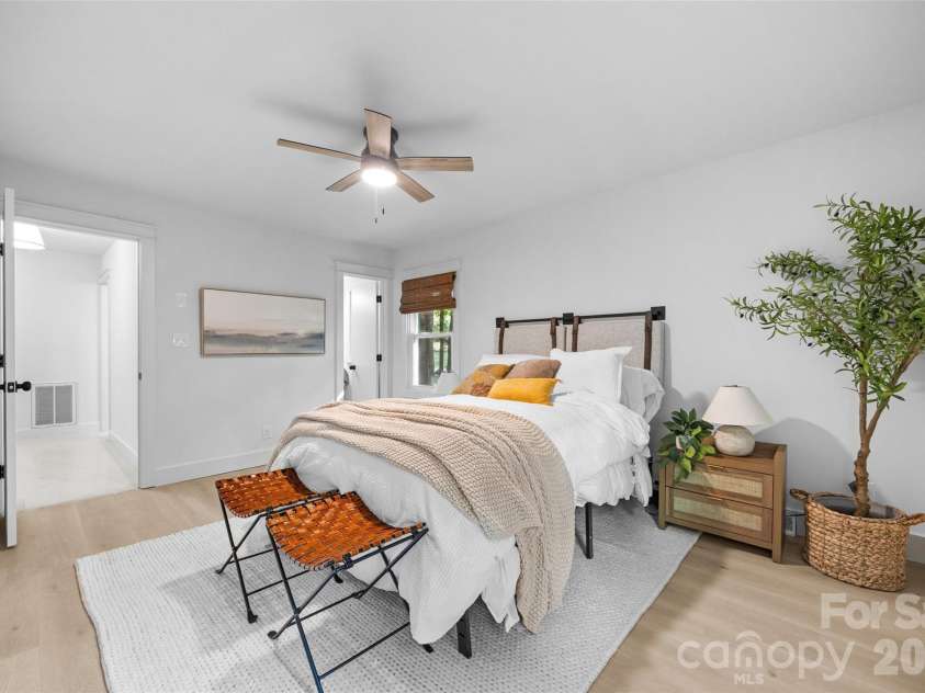 635 Trail Ridge Road, Matthews, NC 28105.  MLS# CAR4414225, YatesRealty ID 43932. 