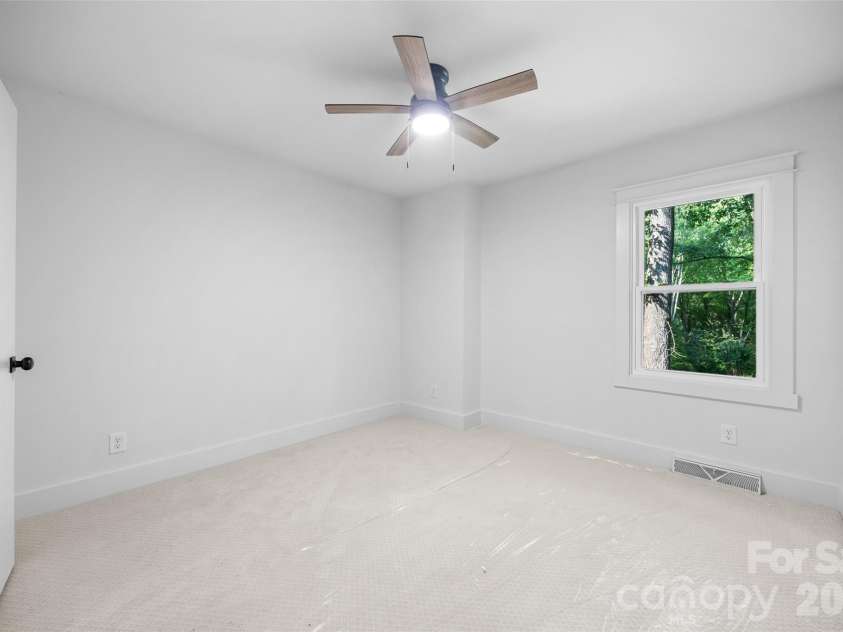 635 Trail Ridge Road, Matthews, NC 28105.  MLS# CAR4414225, YatesRealty ID 43932. 