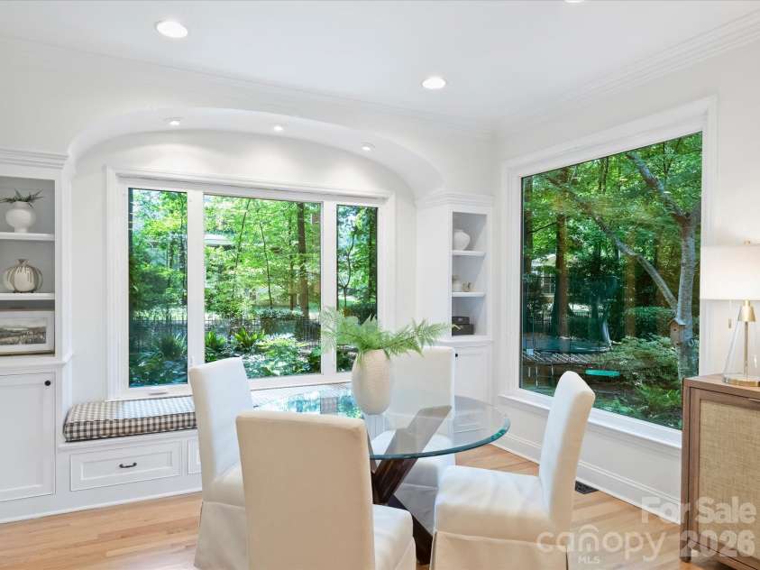 4610 Messian Court, Charlotte, NC 28210.  MLS# CAR4409979, YatesRealty ID 43934. Breakfast Area