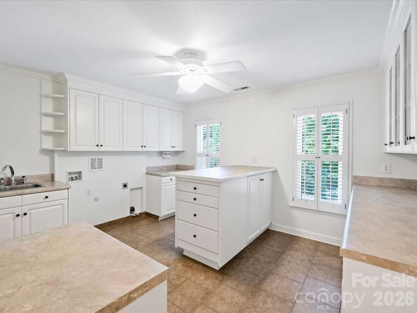 4610 Messian Court, Charlotte, NC 28210.  MLS# CAR4409979, YatesRealty ID 43934. Laundry