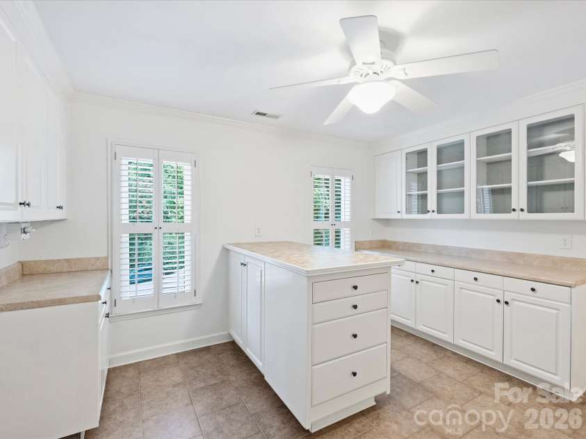 4610 Messian Court, Charlotte, NC 28210.  MLS# CAR4409979, YatesRealty ID 43934. Laundry