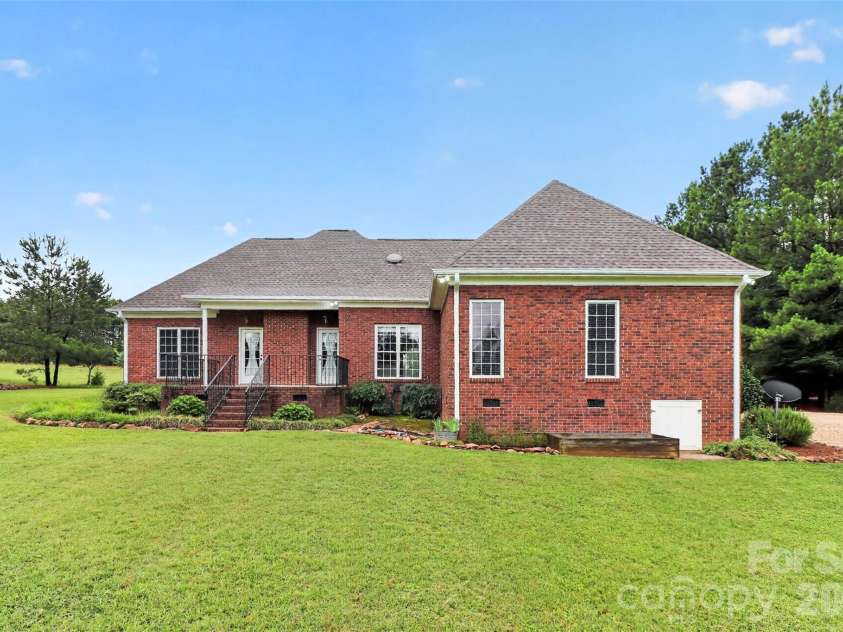 2374 Brooks Road, Chester, SC 29706.  MLS# CAR4388940, YatesRealty ID 43936. 